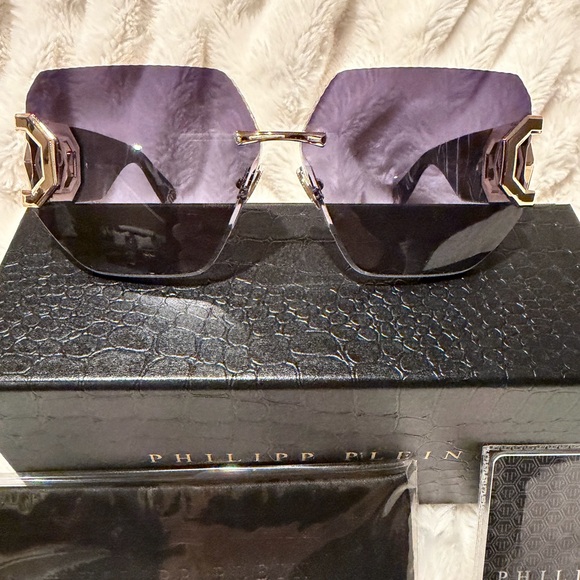 Philipp Plein Black and Rose Gold Sunglasses - Picture 3 of 4